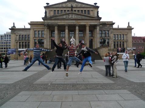 Saltando en Gendarmenplatz